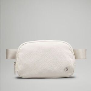 LULULEMON // Everywhere Belt Bag 1L